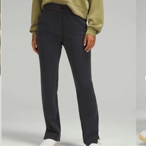Lululemon Brushed Softstreme Split-Hem High-Rise Pant
Black Size 8